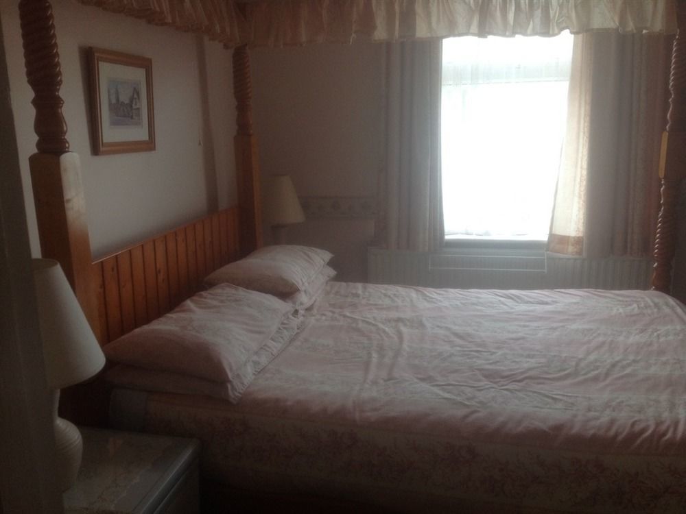 Royal Court And Garden Apartments Sandown Extérieur photo
