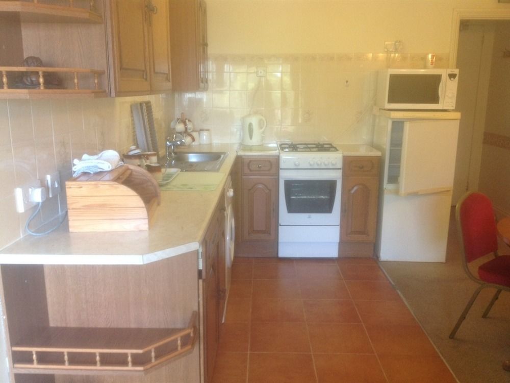 Royal Court And Garden Apartments Sandown Extérieur photo